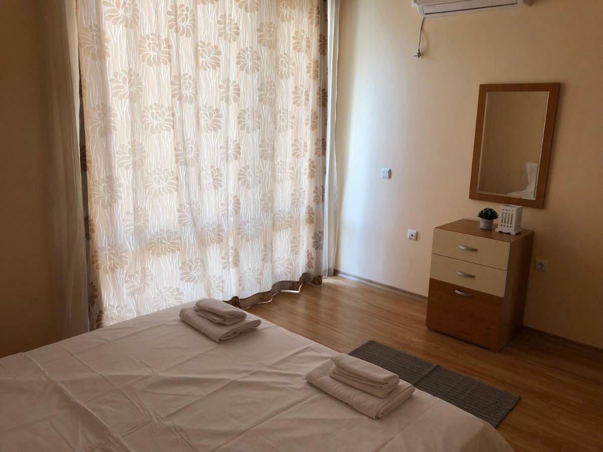 Private Apartments In Oxygen Свети-Влас Экстерьер фото